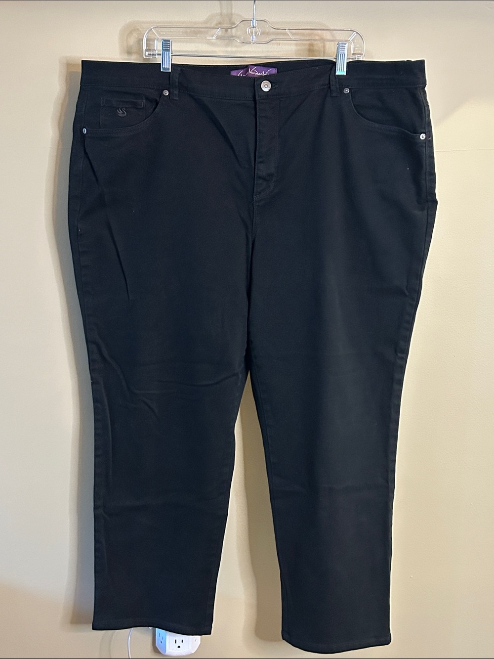 Gloria Vanderbilt Amanda Black Straight-Leg Jeans